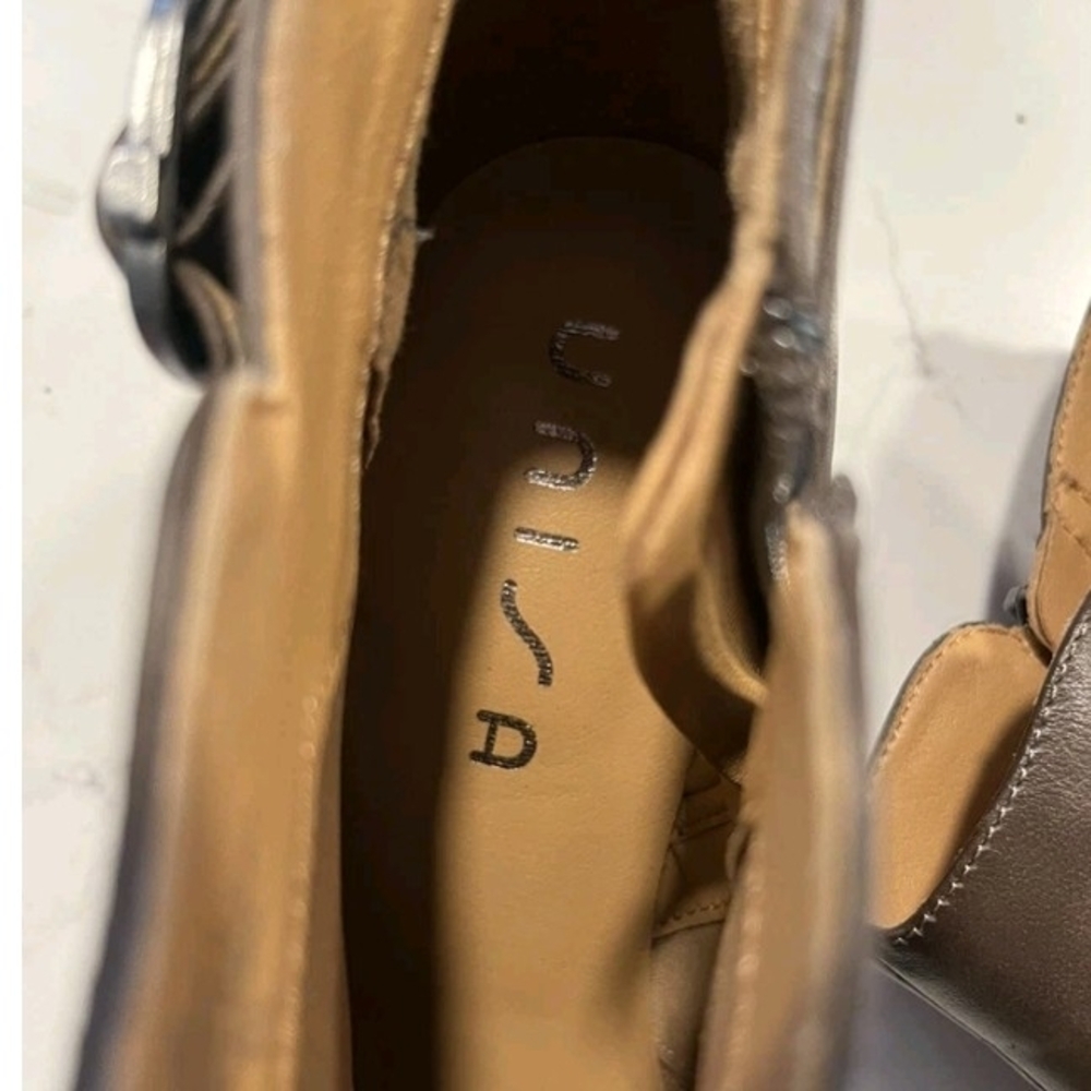 Unisa Olive-Taupe Leather Side-Buckle Ankle Boot Size 9 M - Picture 11 of 11